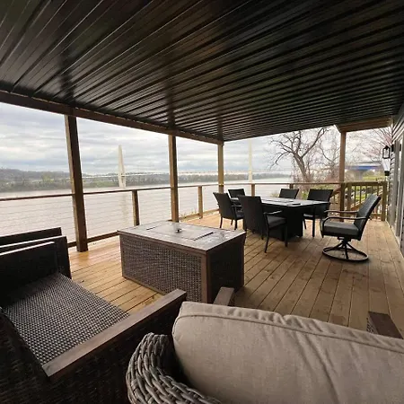 Riversuite1 - A Mesmerizing River And Bridge View.